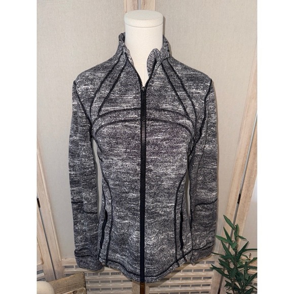 Lululemon Define Jacket Size 10 Womens Yoga Stretch Thumbholes Workout Gym - Picture 3 of 9